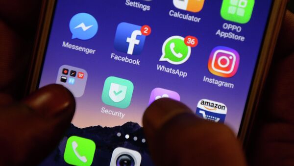 Телефондору тиркемелер. Архив - Sputnik Кыргызстан