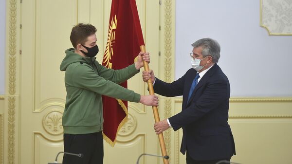 Встреча госсекретаря со спортсменом, едущим на Олимпиаду в Пекине от КР  - Sputnik Кыргызстан
