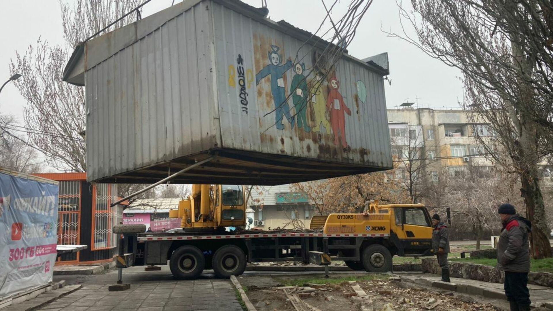 Демонтаж незаконных объектов в Бишкеке Демонтаж незаконных объектов в Бишкеке - Sputnik Кыргызстан, 1920, 23.03.2022