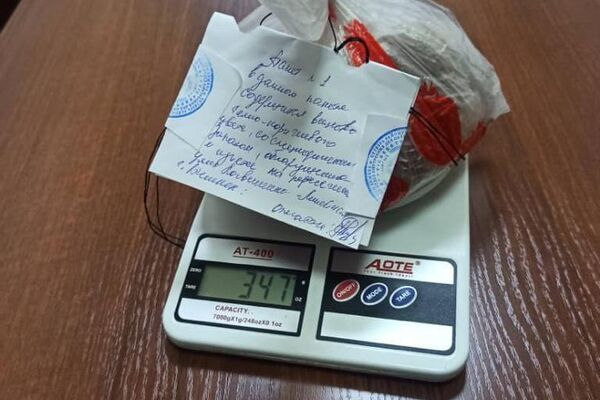 В Бишкеке правоохранители ликвидировали лабораторию по производству синтетических наркотиков в особо крупных размерах - Sputnik Кыргызстан