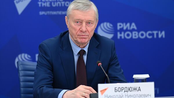 Председатель координационного совета Евразийского информационно-аналитического консорциума, сопредседатель программного комитета Международного молодежного аналитического конгресса Николай Бордюжа - Sputnik Кыргызстан