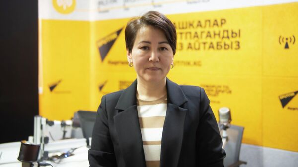 Кыргыз улуттук университетинин журналистика факультетинин жарнама жана коомчулук менен байланыш кафедрасынын ага окутуучусу Татына Токторбаева - Sputnik Кыргызстан
