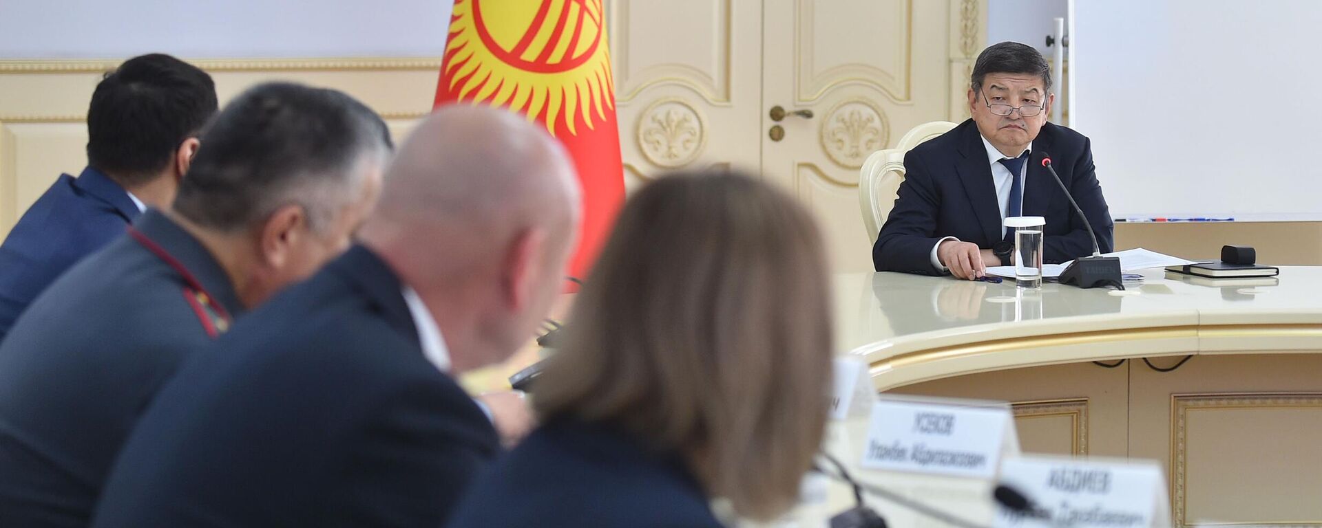 Акылбек Жапаров провел совещание - Sputnik Кыргызстан, 1920, 29.04.2023