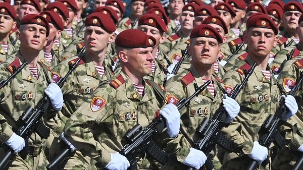 Парадный расчет войск национальной гвардии РФ. Архивное фото - Sputnik Кыргызстан