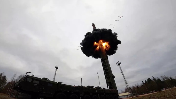 Запуск межконтинентальной баллистической ракеты РС-24 Ярс. Архивное фото - Sputnik Кыргызстан