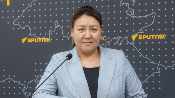 Санариптик өнүктүрүү министрлигинин кадрлар бөлүмүнүн башчысы Жылдыз Бопушева - Sputnik Кыргызстан