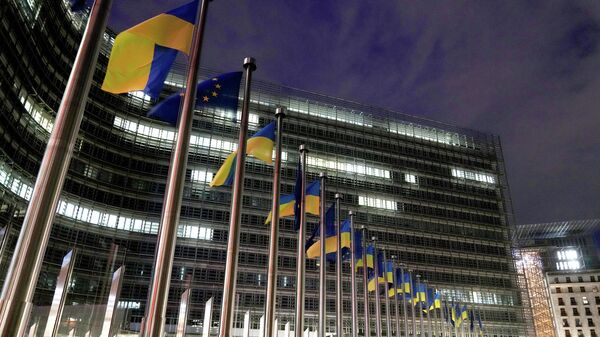 Флаги Европейского Союза и Украины. Архивное фото - Sputnik Кыргызстан