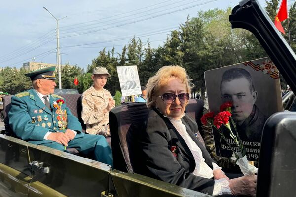 Тысячи участников пройдут по улицам Жукеева-Пудовкина/Ибраимова до мемориала &quot;Вечный огонь&quot; на площади Победы - Sputnik Кыргызстан