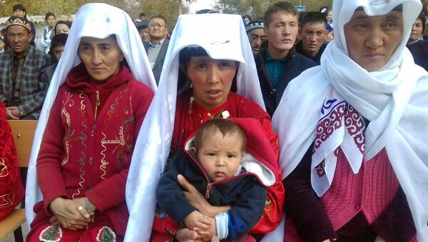 Сегодня наши памирские соотечественники приехали в село Куланак Нарынского района одноименной области - Sputnik Кыргызстан