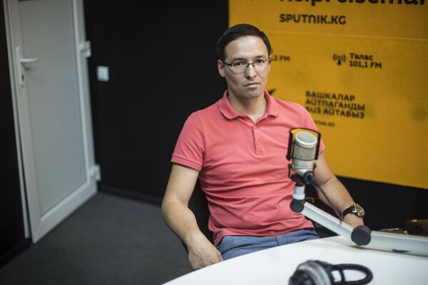 Президент Ассоциации операторов платежных систем Кыргызстана Руслан Алишев Президент Ассоциации операторов платежных систем Кыргызстана Руслан Алишев - Sputnik Кыргызстан