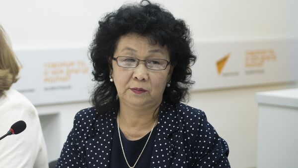 Доктор медицинских наук, профессор кафедры педиатрии КРСУ Турсун Мамырбаева. Архивное фото - Sputnik Кыргызстан