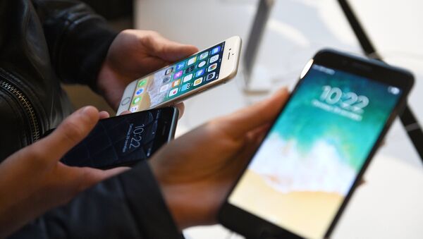Смартфоны iPhone. Архивное фото - Sputnik Кыргызстан